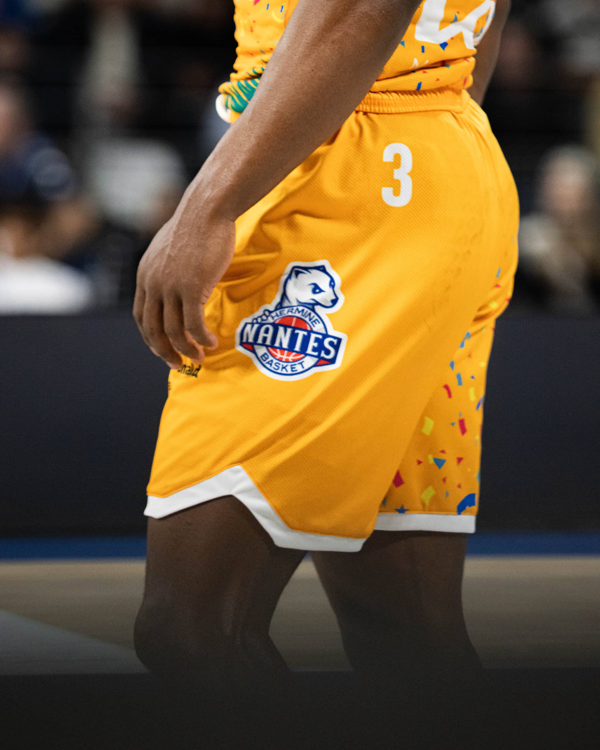 Nantes Basket Hermine un maillot dédié au carnaval ! basketpack.