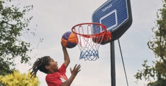 Image de l'article Tarmak K900 : le panier de basket réglable pour enfant de Décathlon !