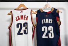 Image de l'article Pourquoi LeBron James reprend le #23 sur son maillot ?