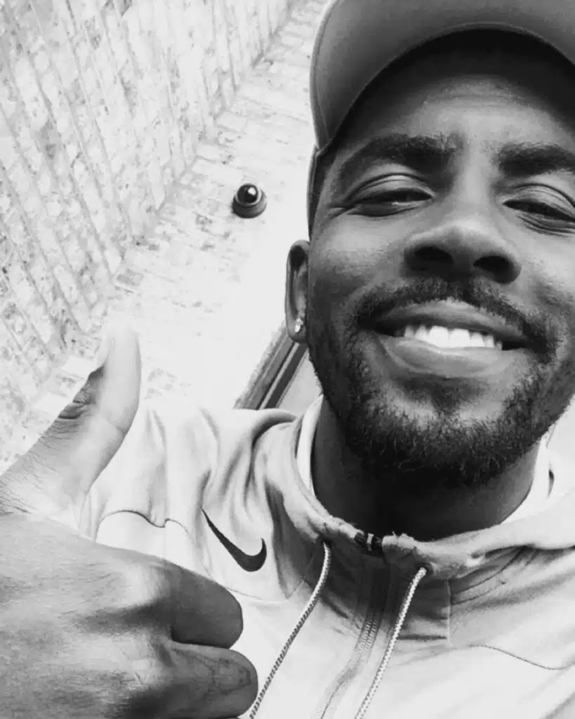 histoire chaussure signature shoe kyrie irving anta nike