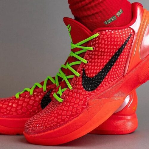 Image de l'article Kobe 6 Reverse Grinch : la paire débarque en fin d'année !
