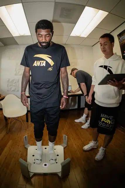 kyrie irving anta