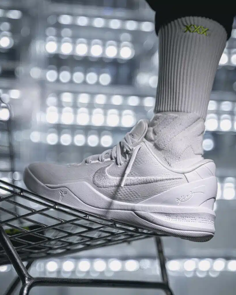 nike kobe 8 halo triple white