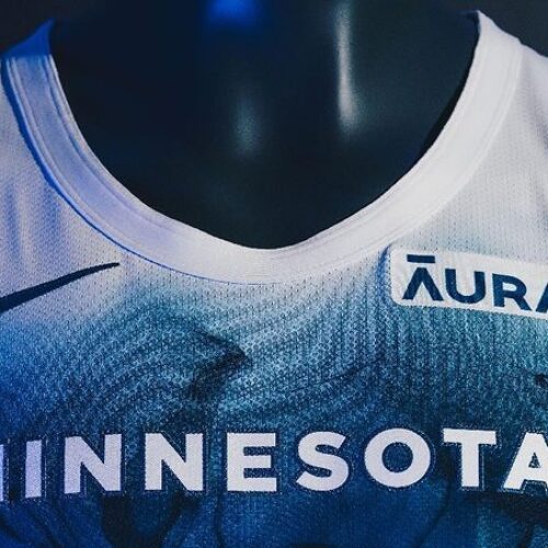 Image de l'article Maillot City Edition 2023-2024 des Timberwolves : les 10 000 lacs !