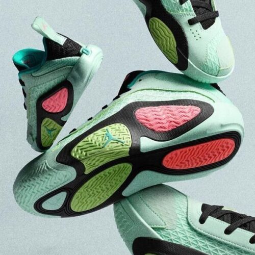 Image de l'article Jordan Tatum 2 : la paire dévoilée lors du NBA Christmas Day !