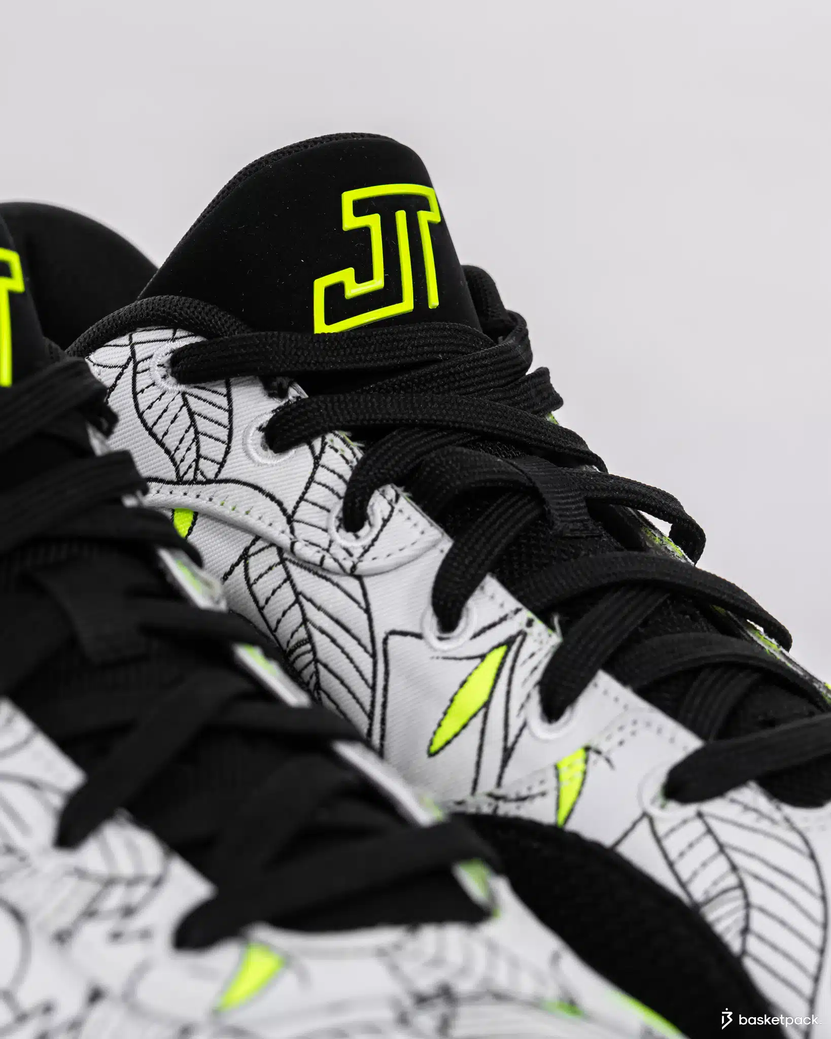 unboxing jordan tatum 2 mommas boy