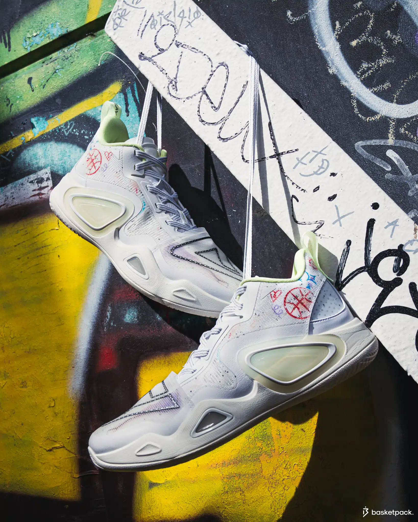 peak big triangle 2 graffiti