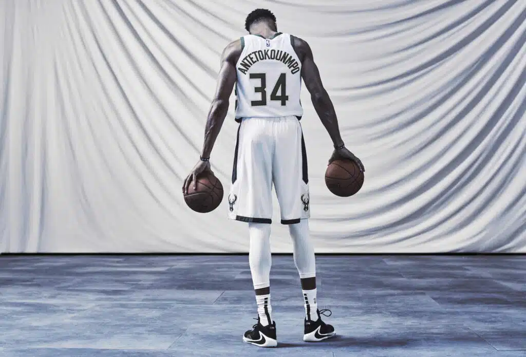 giannis antetokounmpo a failli signer chez adidas