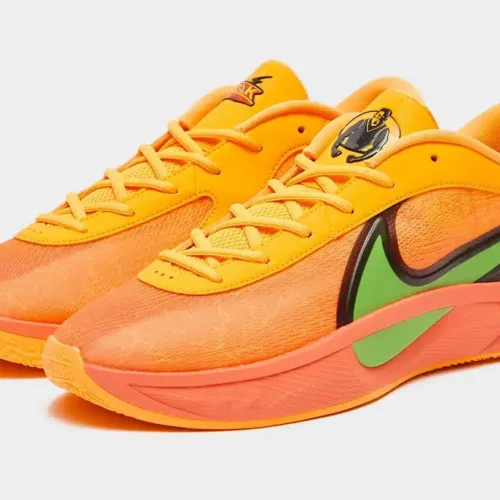 Image de l'article Zoom Freak 6 : les premières images officielles de la paire !
