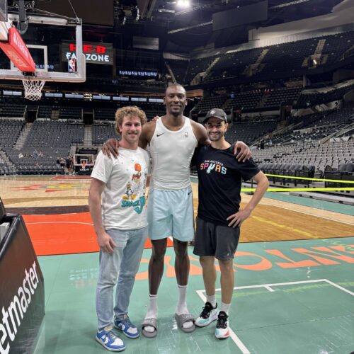 Image de l'article On rencontre des joueurs des Spurs