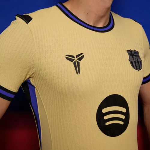 Image de l'article Pourquoi le logo de Kobe Bryant est présent sur le maillot du FC Barcelone ?