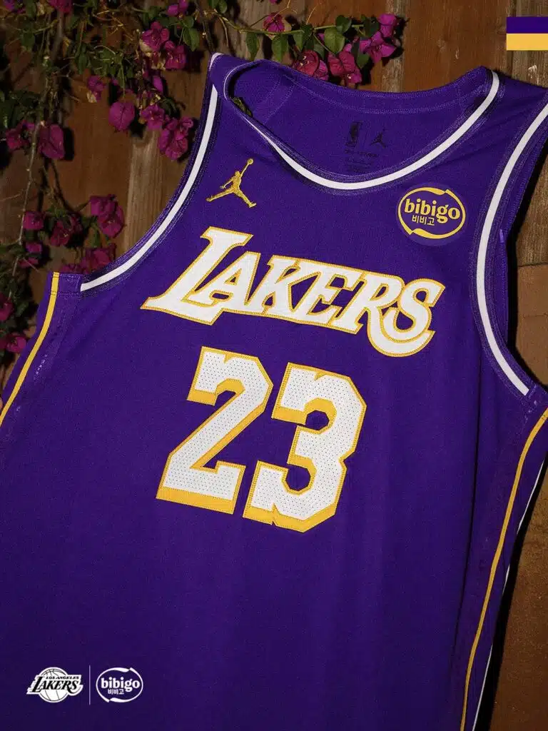 pourquoi le maillot des lakers est violet et or purple and gold
