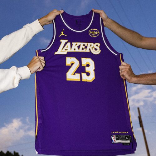 Image de l'article Les Lakers dévoile un nouveau maillot « Statement », trois ans après le dernier