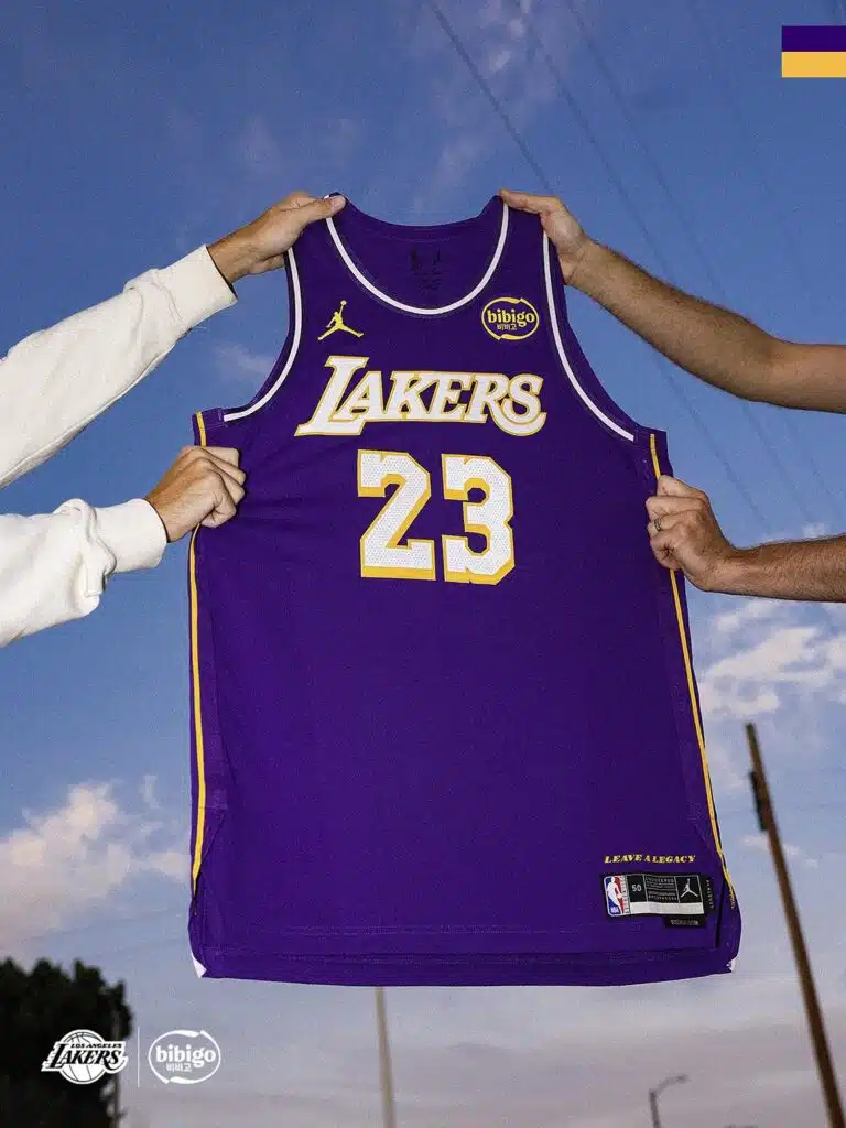 pourquoi le maillot des lakers est violet et or purple and gold