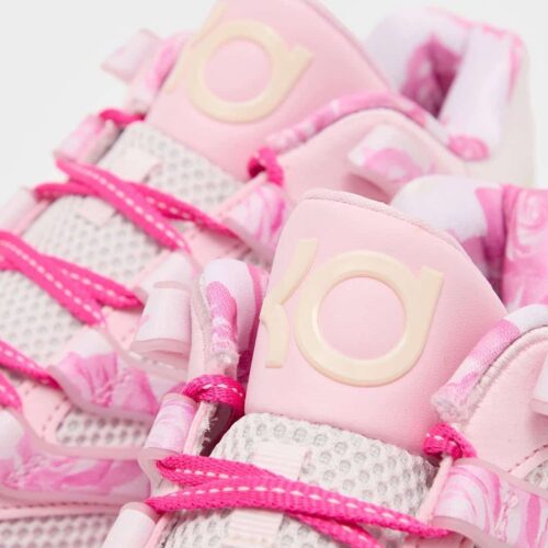 Image de l'article Nike KD 18 Aunt Pearl : les images officielles de la paire !