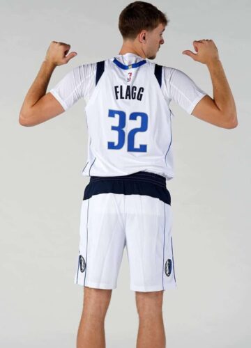 Image de l'article Pourquoi Cooper Flagg joue avec le numéro 32 sur son maillot ?