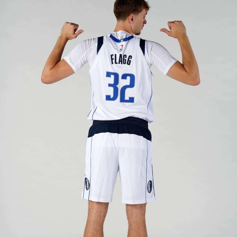 maillot mavericks pourquoi cooper flagg porte le numero 32