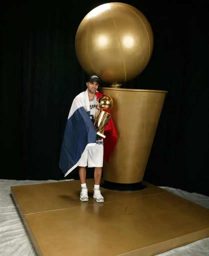 pourquoi les san antonio spurs s'apellent les spurs