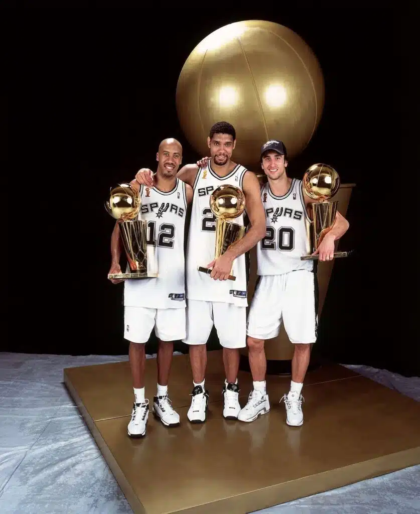 pourquoi les san antonio spurs s'apellent les spurs