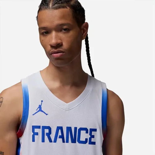Image de l'article Cinq choses à savoir sur le maillot de l&rsquo;Equipe de France de basket&nbsp;!