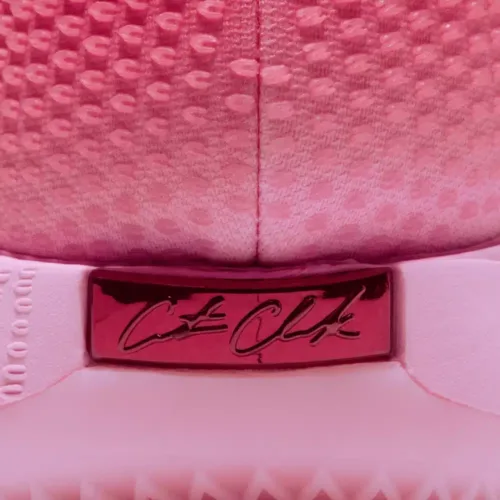 Image de l'article Nike Caitlin 1 Midnight Fever : elle est enfin là !